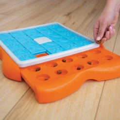 Nina Ottosson Challenge Slider -KONG Verkoopwinkel nina ottosson challenge slider 179614 1000 none